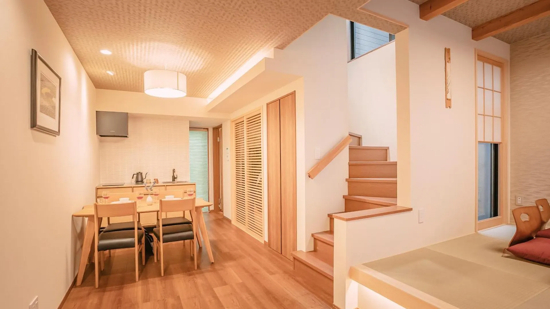 谷町君・星屋・朝霧 Villa Kyoto 0*,  Japan