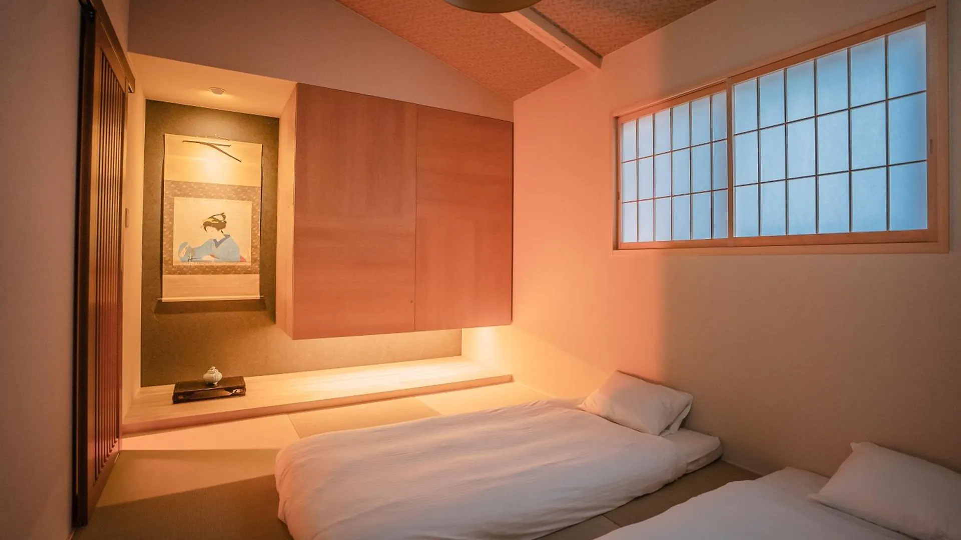 谷町君・星屋・朝霧 Villa Kyoto 0*,